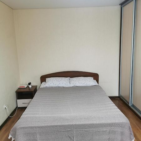 1 Комн Апартаменты В Центре Рядом С Парком Kostanay Bagian luar foto