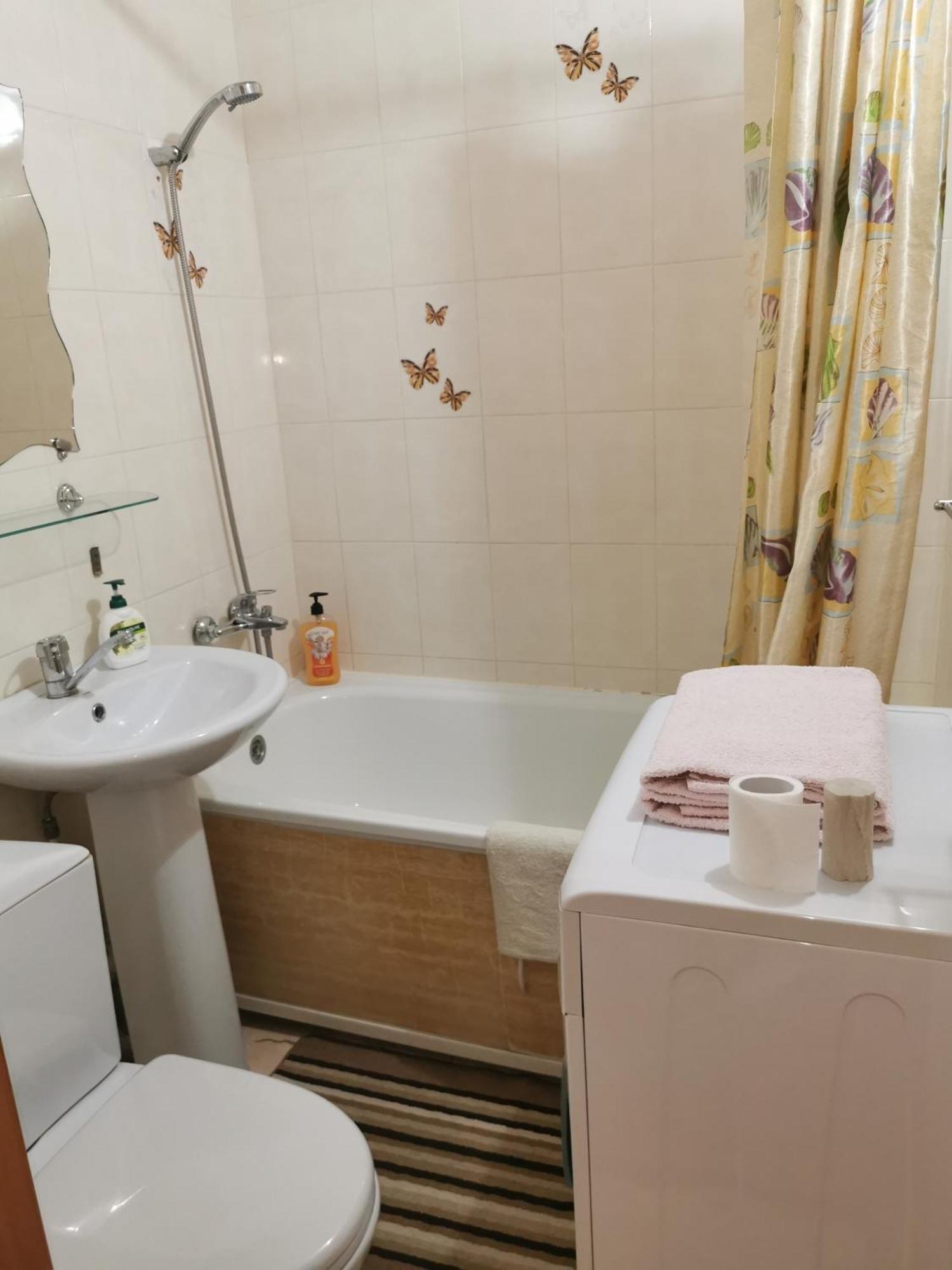 1 Комн Апартаменты В Центре Рядом С Парком Kostanay Bagian luar foto